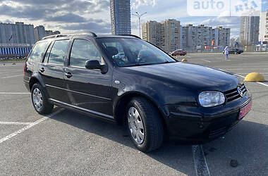 Универсал Volkswagen Golf 2004 в Киеве