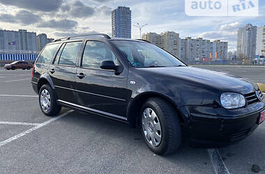 Универсал Volkswagen Golf 2004 в Киеве