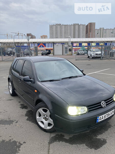 Хэтчбек Volkswagen Golf 1998 в Киеве