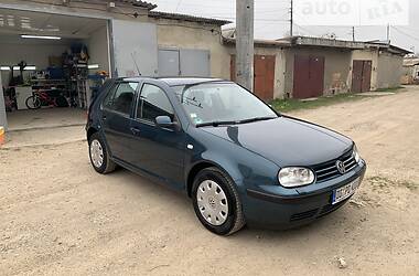 Хэтчбек Volkswagen Golf 2003 в Черновцах