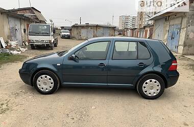 Хэтчбек Volkswagen Golf 2003 в Черновцах