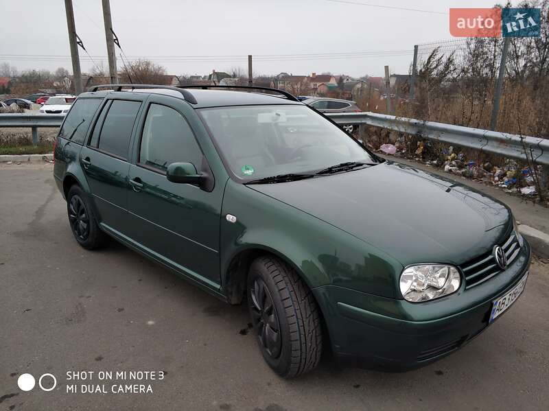 Универсал Volkswagen Golf 2002 в Киеве