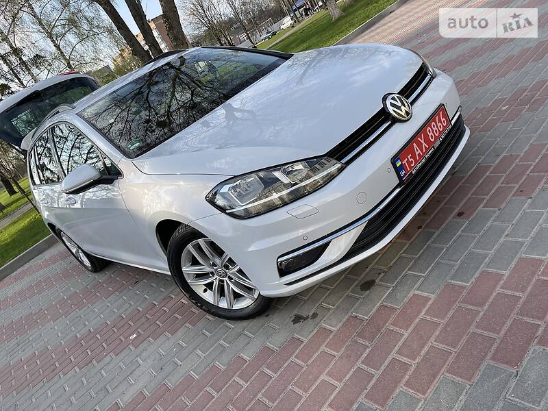 Универсал Volkswagen Golf 2017 в Сумах