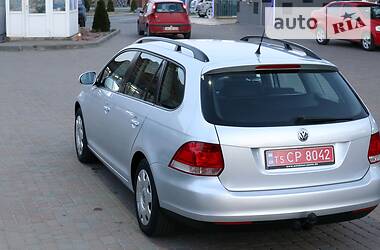 Универсал Volkswagen Golf 2009 в Сарнах