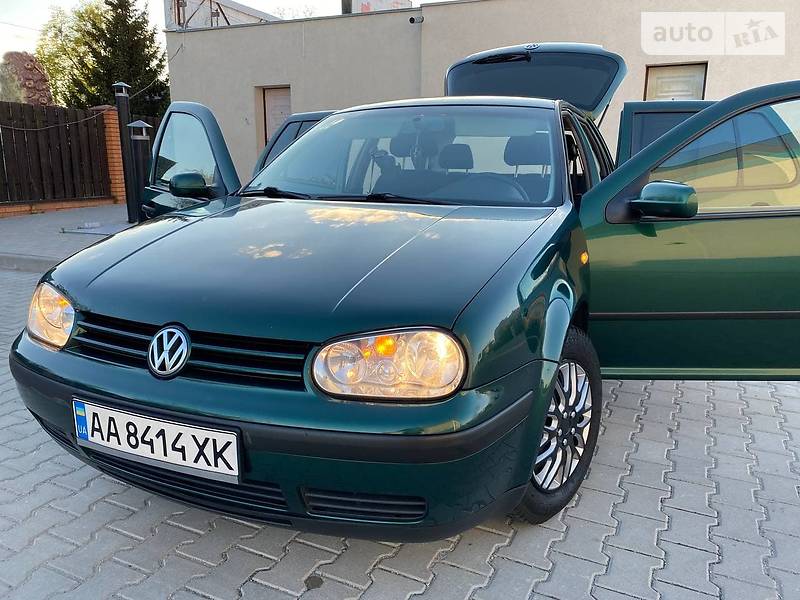 Хэтчбек Volkswagen Golf 1998 в Киеве