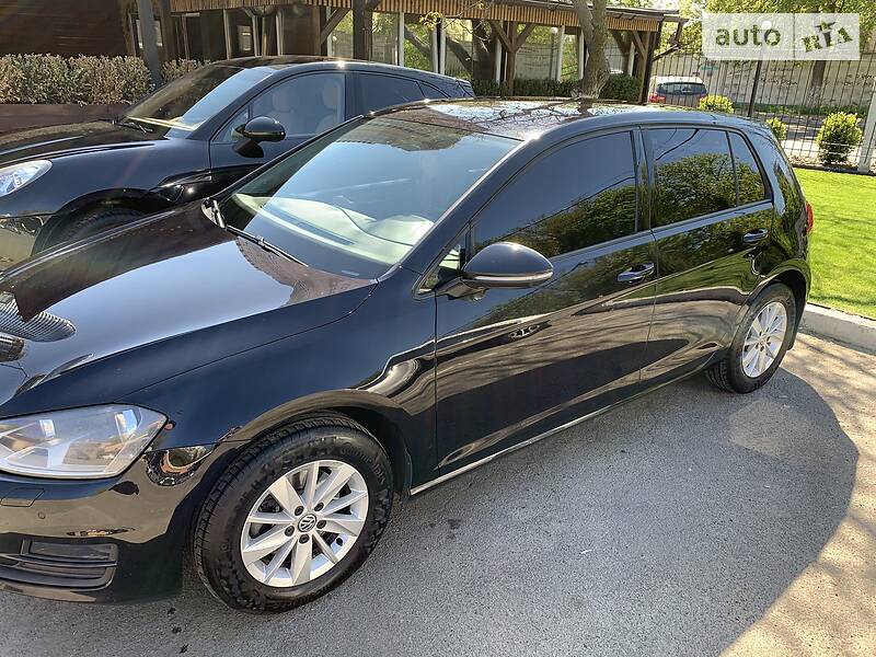 Хетчбек Volkswagen Golf 2013 в Києві