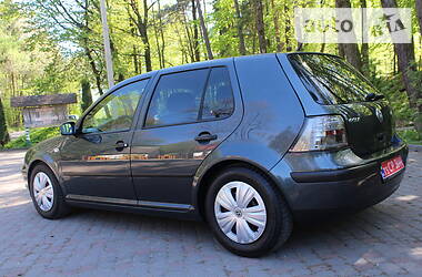 Хэтчбек Volkswagen Golf 2003 в Дрогобыче