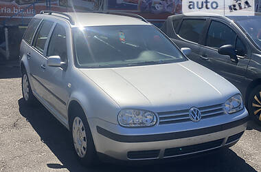 Универсал Volkswagen Golf 2003 в Ровно