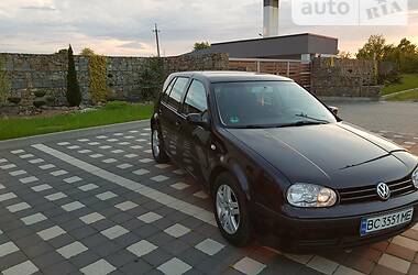 Хэтчбек Volkswagen Golf 2002 в Стрые