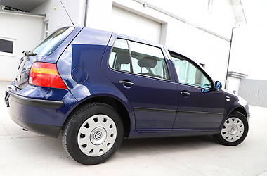 Хэтчбек Volkswagen Golf 2002 в Дрогобыче