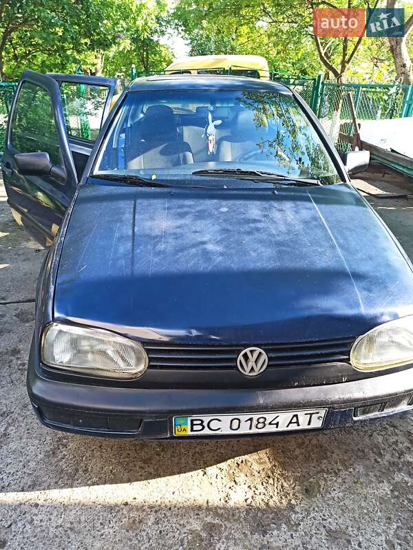 Хетчбек Volkswagen Golf 1995 в Городку