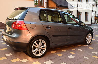 Хетчбек Volkswagen Golf 2006 в Дрогобичі