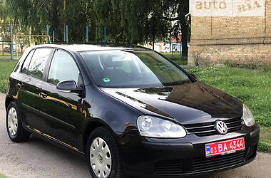 Хэтчбек Volkswagen Golf 2004 в 