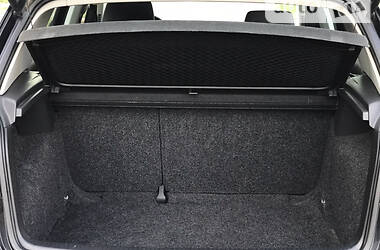 Хэтчбек Volkswagen Golf 2004 в 