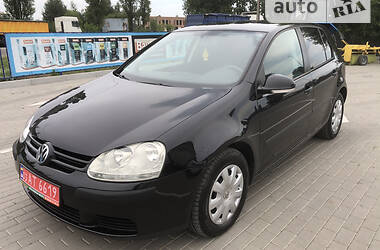 Хэтчбек Volkswagen Golf 2005 в Ковеле