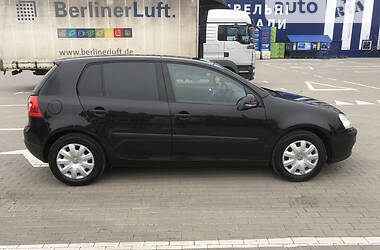 Хэтчбек Volkswagen Golf 2005 в Ковеле