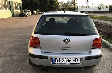 Хетчбек Volkswagen Golf 2001 в Полтаві