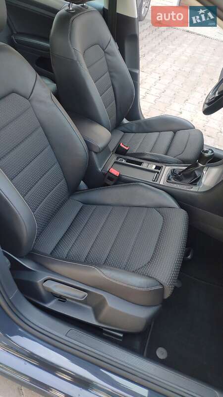 Універсал Volkswagen Golf 2016 в Чернівцях