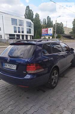 Универсал Volkswagen Golf 2010 в 