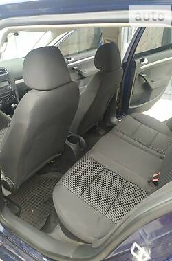 Универсал Volkswagen Golf 2010 в 