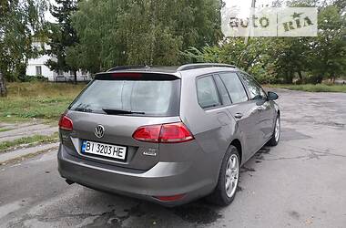 Универсал Volkswagen Golf 2015 в Хороле