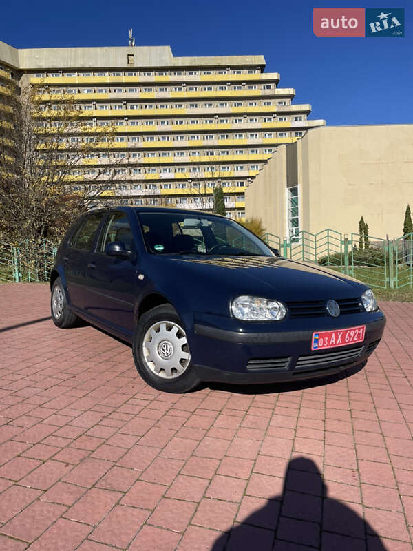 Хетчбек Volkswagen Golf 2001 в Трускавці