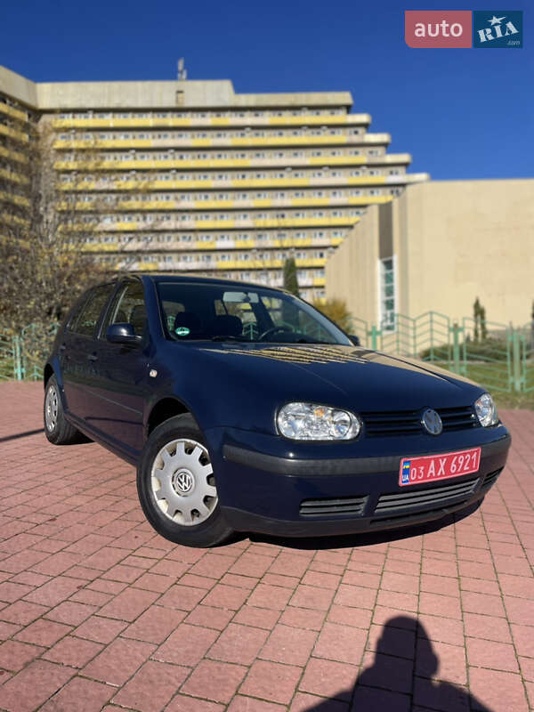 Хетчбек Volkswagen Golf 2001 в Трускавці