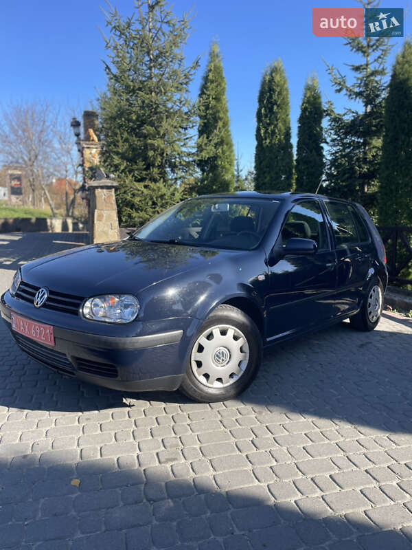 Хетчбек Volkswagen Golf 2001 в Трускавці