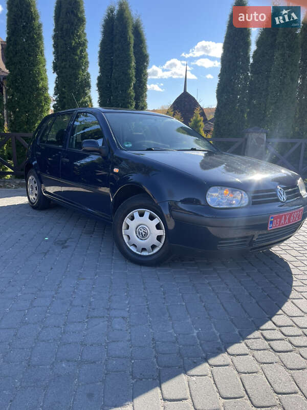 Хетчбек Volkswagen Golf 2001 в Трускавці