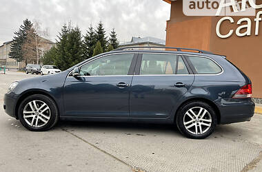 Универсал Volkswagen Golf 2010 в 