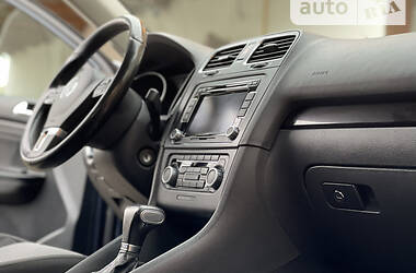 Универсал Volkswagen Golf 2010 в 