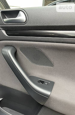 Универсал Volkswagen Golf 2010 в 