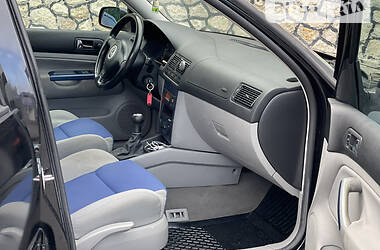 Хетчбек Volkswagen Golf 2000 в 