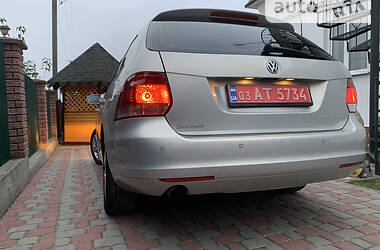 Універсал Volkswagen Golf 2011 в Бродах