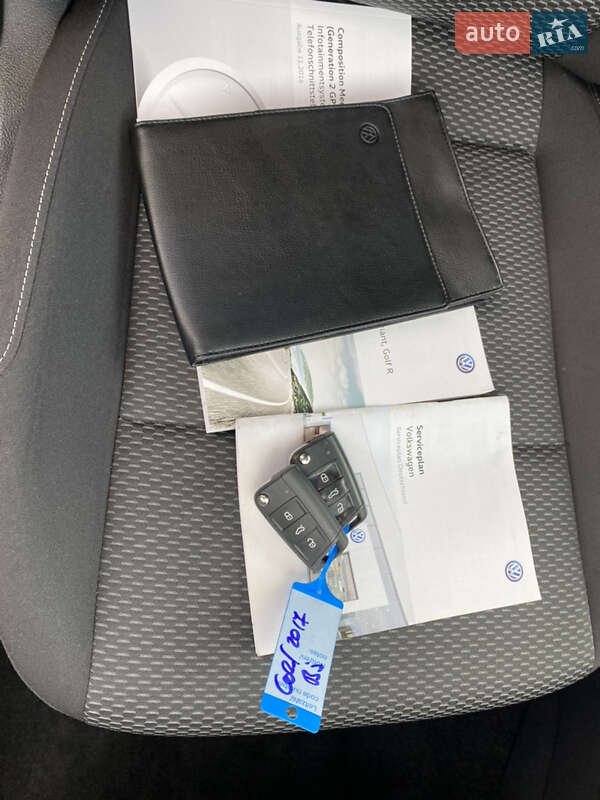 Універсал Volkswagen Golf 2017 в Нововолинську