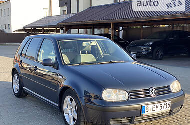 Хетчбек Volkswagen Golf 2002 в Старокостянтинові