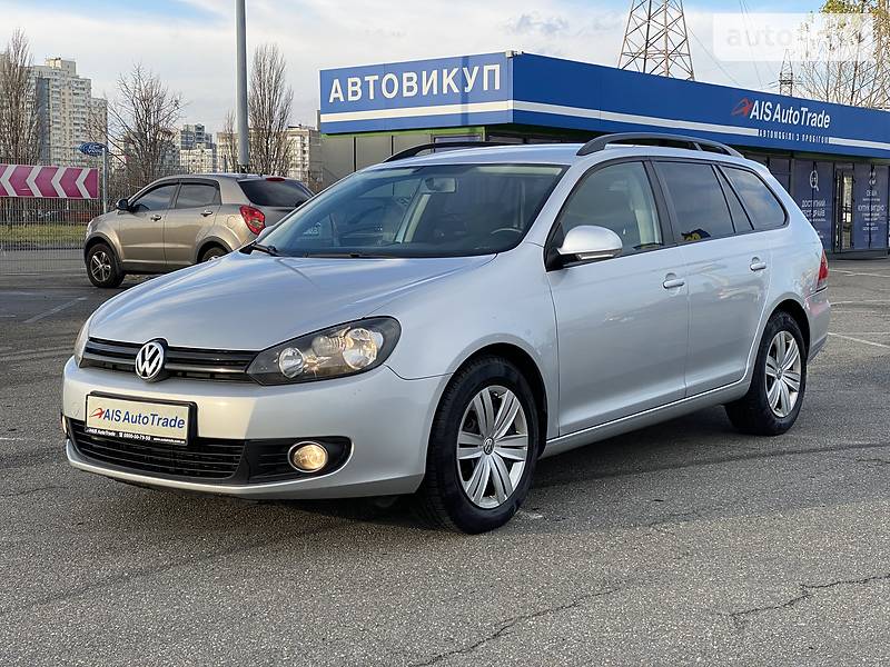 Універсал Volkswagen Golf 2010 в 