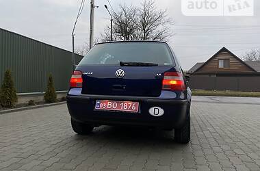 Хэтчбек Volkswagen Golf 2003 в Владимир-Волынском
