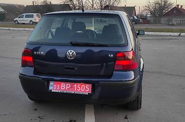 Хетчбек Volkswagen Golf 2002 в Сарнах