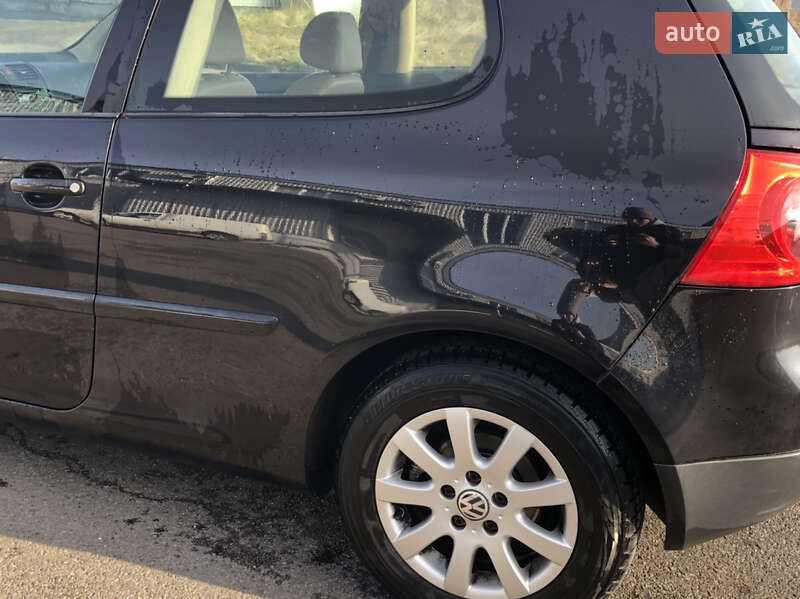 Хетчбек Volkswagen Golf 2006 в Хусті