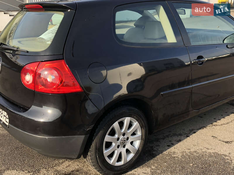 Хетчбек Volkswagen Golf 2006 в Хусті