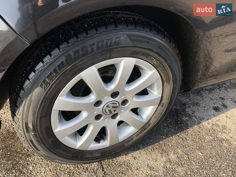 Хетчбек Volkswagen Golf 2006 в Хусті