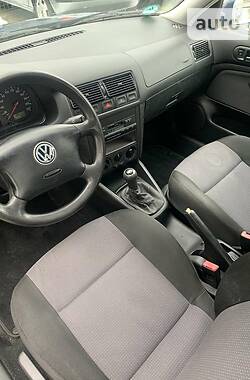 Хетчбек Volkswagen Golf 2002 в Львові