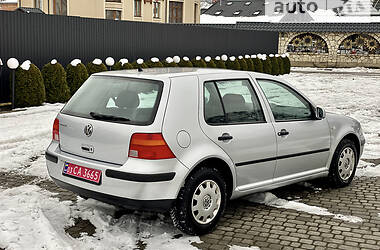 Хетчбек Volkswagen Golf 2001 в Львові