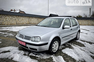 Хетчбек Volkswagen Golf 2001 в Львові