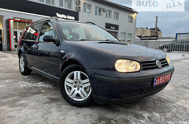 Універсал Volkswagen Golf 2001 в Тернополі