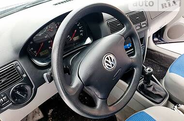 Хетчбек Volkswagen Golf 2001 в Львові