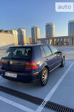 Универсал Volkswagen Golf 2003 в Киеве