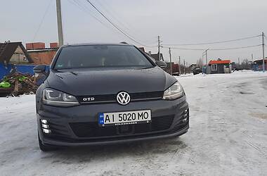 Універсал Volkswagen Golf 2016 в Бучі