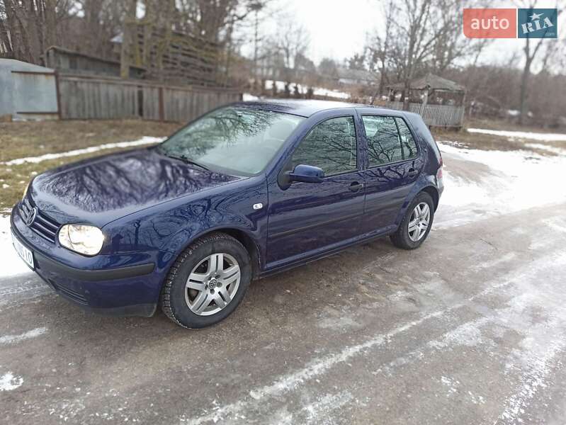 Хэтчбек Volkswagen Golf 2001 в Тульчине